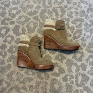 UGG Anais Brown Shearling Wedge Boots 9